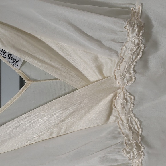 Vintage Vanity Fair long nightgown ivory - Picture 3 of 7